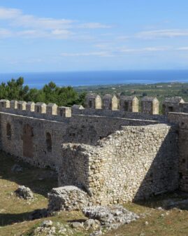 chlemoutsi castle